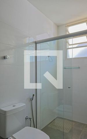 Casa à venda com 497m², 5 quartos e 6 vagas Casa à venda com 497m², 5 quartos e 6 vagasBanheiro