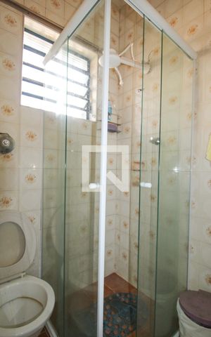 Casa à venda com 118m², 3 quartos e 1 vaga Casa à venda com 118m², 3 quartos e 1 vagaBanheiro