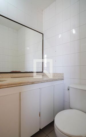 Apartamento à venda com 82m², 3 quartos e 2 vagasBanheiro da suíte