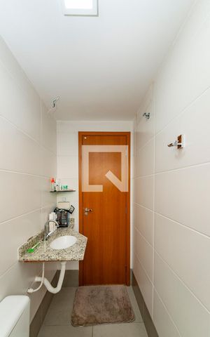 Apartamento à venda com 60m², 2 quartos e 1 vaga Apartamento à venda com 60m², 2 quartos e 1 vagaBanheiro Social