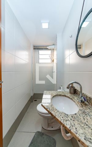 Apartamento à venda com 60m², 2 quartos e 1 vaga Apartamento à venda com 60m², 2 quartos e 1 vagaBanheiro da Suíte