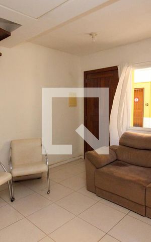 Casa de condomínio à venda com 80m², 2 quartos e 2 vagasSala