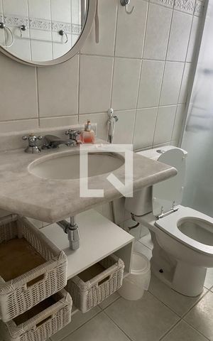 Apartamento para alugar com 55m², 2 quartos e 1 vaga Apartamento para alugar com 55m², 2 quartos e 1 vagaBanheiro