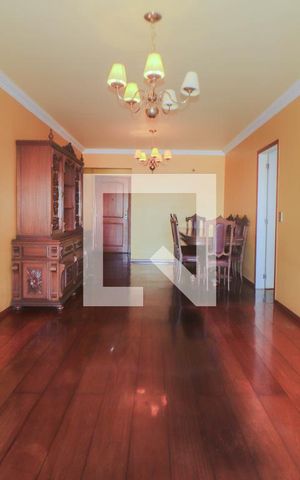Apartamento à venda com 105m², 3 quartos e 1 vaga Apartamento à venda com 105m², 3 quartos e 1 vagaSala