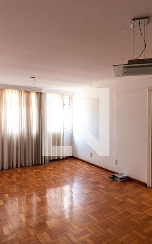 Casa à venda com 200m², 4 quartos e 2 vagas Casa à venda com 200m², 4 quartos e 2 vagasSala