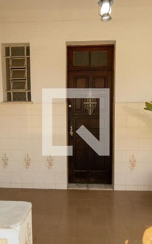 Casa à venda com 359m², 2 quartos e 2 vagas Casa à venda com 359m², 2 quartos e 2 vagasVaranda