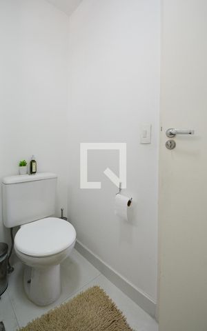 Apartamento à venda com 84m², 3 quartos e 2 vagas Apartamento à venda com 84m², 3 quartos e 2 vagasBanheiro da Suíte