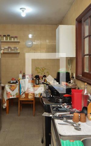 Casa à venda com 1600m², 11 quartos e 10 vagas Casa à venda com 1600m², 11 quartos e 10 vagasCozinha 1