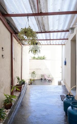 Casa à venda com 90m², 2 quartos e sem vagaCorredor Lateral