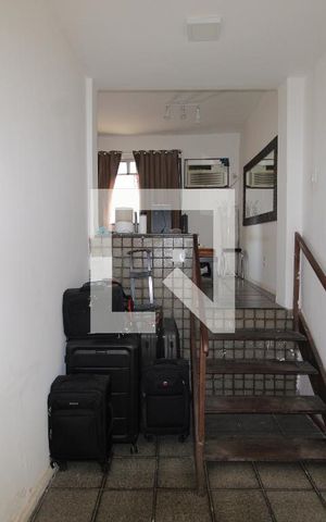 Casa à venda com 217m², 3 quartos e sem vagaEscritório