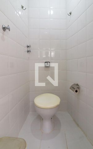 Apartamento à venda com 100m², 3 quartos e sem vaga Apartamento à venda com 100m², 3 quartos e sem vagaBanheiro de serviço