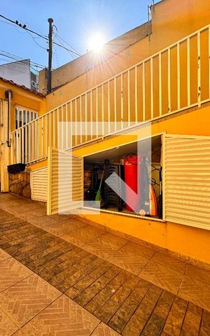 Casa à venda com 195m², 3 quartos e 7 vagas Casa à venda com 195m², 3 quartos e 7 vagasGaragem