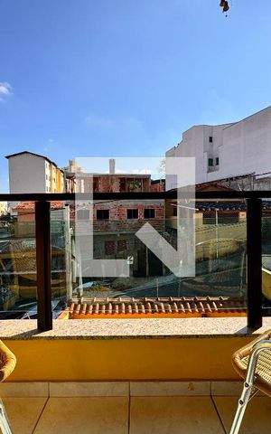 Casa à venda com 195m², 3 quartos e 7 vagas Casa à venda com 195m², 3 quartos e 7 vagasSacada