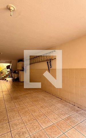 Casa à venda com 195m², 3 quartos e 7 vagas Casa à venda com 195m², 3 quartos e 7 vagasGaragem