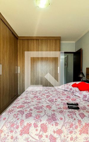 Casa à venda com 195m², 3 quartos e 7 vagas Casa à venda com 195m², 3 quartos e 7 vagasSuite 1