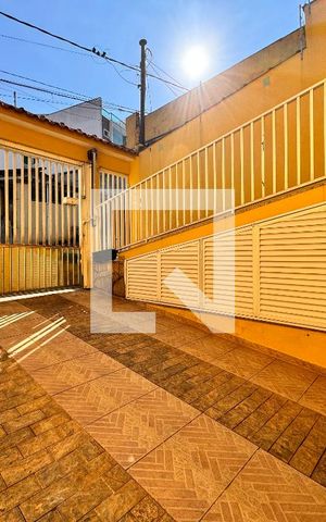 Casa à venda com 195m², 3 quartos e 7 vagas Casa à venda com 195m², 3 quartos e 7 vagasGaragem