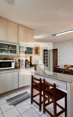 Casa à venda com 195m², 3 quartos e 7 vagas Casa à venda com 195m², 3 quartos e 7 vagasCozinha