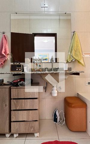 Casa à venda com 195m², 3 quartos e 7 vagas Casa à venda com 195m², 3 quartos e 7 vagasBanheiro da Suíte 1