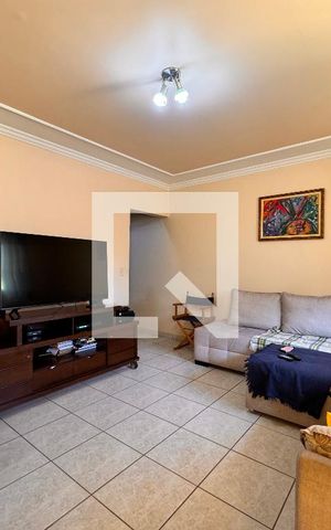 Casa à venda com 195m², 3 quartos e 7 vagas Casa à venda com 195m², 3 quartos e 7 vagasSala