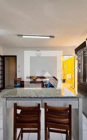 Casa à venda com 195m², 3 quartos e 7 vagas Casa à venda com 195m², 3 quartos e 7 vagasCozinha