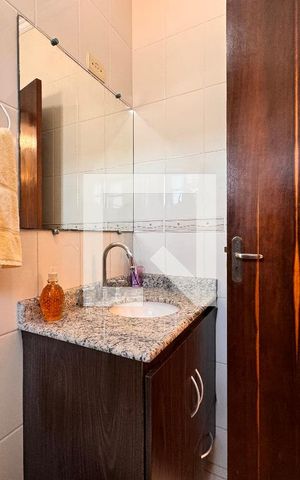 Casa à venda com 195m², 3 quartos e 7 vagas Casa à venda com 195m², 3 quartos e 7 vagasBanheiro da Suíte 3