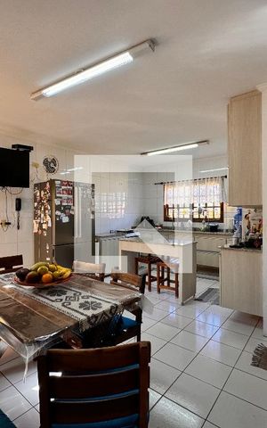 Casa à venda com 195m², 3 quartos e 7 vagas Casa à venda com 195m², 3 quartos e 7 vagasCozinha