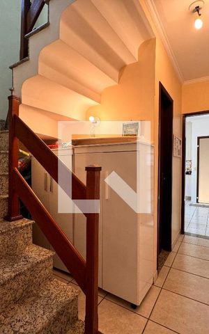 Casa à venda com 195m², 3 quartos e 7 vagas Casa à venda com 195m², 3 quartos e 7 vagasCorredor