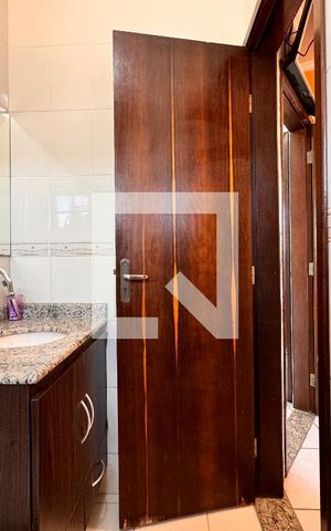 Casa à venda com 195m², 3 quartos e 7 vagas Casa à venda com 195m², 3 quartos e 7 vagasBanheiro da Suíte 3
