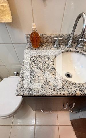 Casa à venda com 195m², 3 quartos e 7 vagas Casa à venda com 195m², 3 quartos e 7 vagasBanheiro da Suíte 3