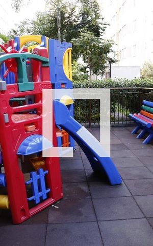 Apartamento para alugar com 43m², 2 quartos e 1 vaga Apartamento para alugar com 43m², 2 quartos e 1 vagaÁrea comum - Playground