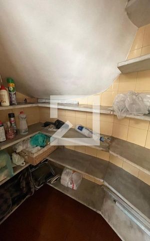 Casa à venda com 295m², 4 quartos e 4 vagas Casa à venda com 295m², 4 quartos e 4 vagasDespensa
