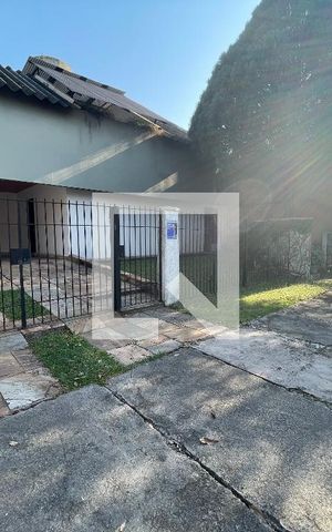 Casa à venda com 295m², 4 quartos e 4 vagas Casa à venda com 295m², 4 quartos e 4 vagasFachada