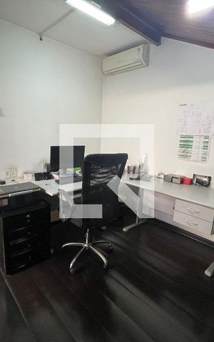 Casa à venda com 295m², 4 quartos e 4 vagas Casa à venda com 295m², 4 quartos e 4 vagasquarto 5