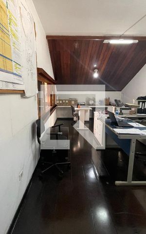 Casa à venda com 295m², 4 quartos e 4 vagas Casa à venda com 295m², 4 quartos e 4 vagasquarto 6