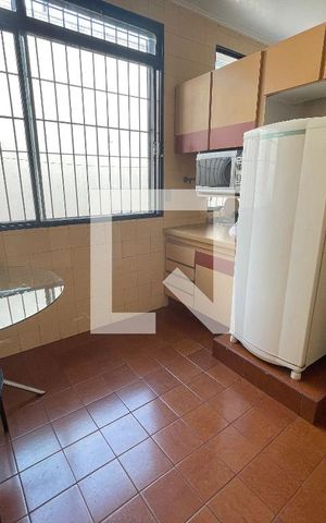 Casa à venda com 295m², 4 quartos e 4 vagas Casa à venda com 295m², 4 quartos e 4 vagasCozinha