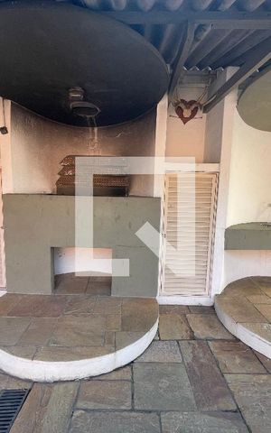 Casa à venda com 295m², 4 quartos e 4 vagas Casa à venda com 295m², 4 quartos e 4 vagasChurrasqueira