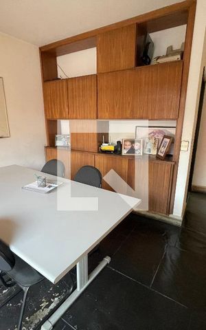 Casa à venda com 295m², 4 quartos e 4 vagas Casa à venda com 295m², 4 quartos e 4 vagasSala