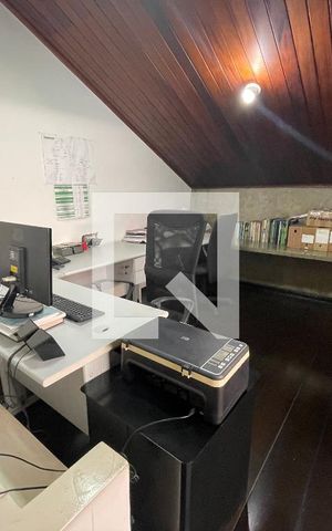Casa à venda com 295m², 4 quartos e 4 vagas Casa à venda com 295m², 4 quartos e 4 vagasquarto 5