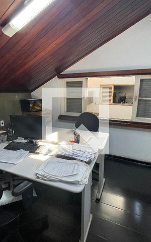 Casa à venda com 295m², 4 quartos e 4 vagas Casa à venda com 295m², 4 quartos e 4 vagasquarto 4