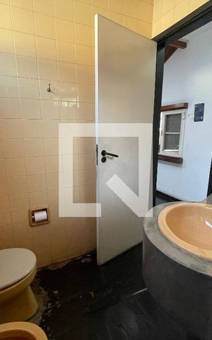 Casa à venda com 295m², 4 quartos e 4 vagas Casa à venda com 295m², 4 quartos e 4 vagasBanheiro 3