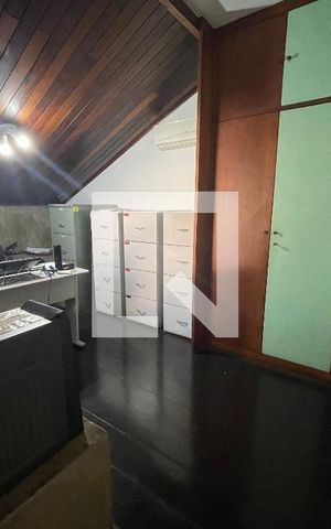 Casa à venda com 295m², 4 quartos e 4 vagas Casa à venda com 295m², 4 quartos e 4 vagasquarto 3