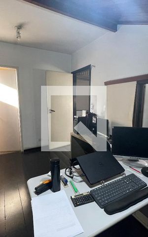 Casa à venda com 295m², 4 quartos e 4 vagas Casa à venda com 295m², 4 quartos e 4 vagasquarto 3