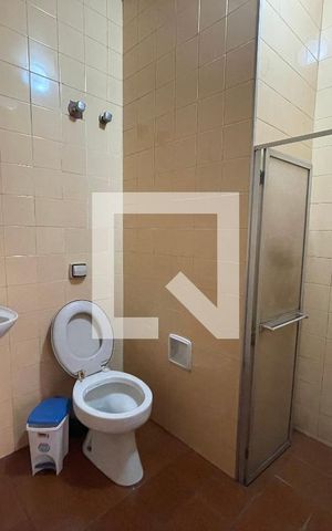 Casa à venda com 295m², 4 quartos e 4 vagas Casa à venda com 295m², 4 quartos e 4 vagasBanheiro 1