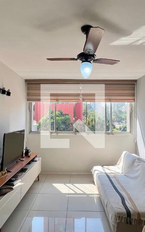 Apartamento à venda com 73m², 2 quartos e 1 vaga Apartamento à venda com 73m², 2 quartos e 1 vagaSala