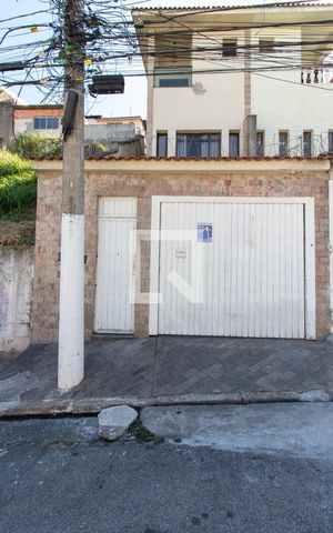 Casa à venda com 163m², 3 quartos e 2 vagasFachada
