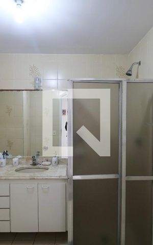 Apartamento para alugar com 150m², 4 quartos e 1 vaga Apartamento para alugar com 150m², 4 quartos e 1 vagaBanheiro Social