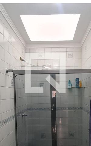 Casa à venda com 131m², 4 quartos e 4 vagas Casa à venda com 131m², 4 quartos e 4 vagasBanheiro social