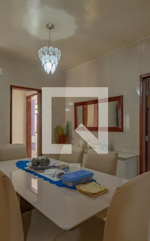 Casa à venda com 200m², 3 quartos e 2 vagas Casa à venda com 200m², 3 quartos e 2 vagasSala de Jantar