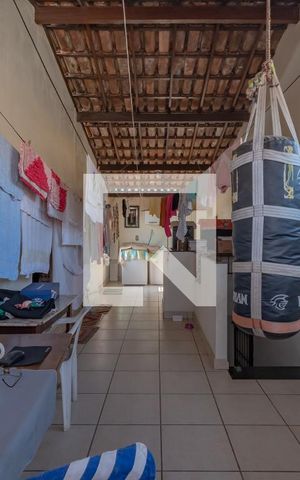 Casa à venda com 200m², 3 quartos e 2 vagas Casa à venda com 200m², 3 quartos e 2 vagasEscritório