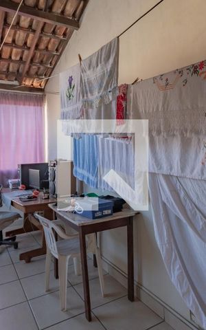 Casa à venda com 200m², 3 quartos e 2 vagas Casa à venda com 200m², 3 quartos e 2 vagasEscritório